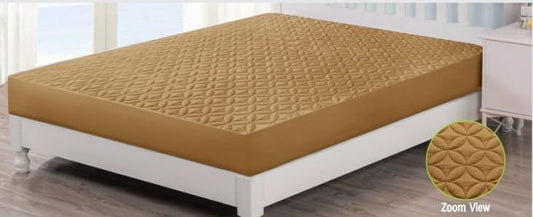 Waterproof quilted bed cover